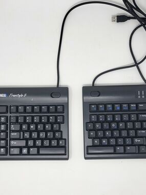 Freestyle 2 Split Wired Keyboard – Black